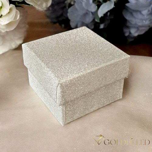 Ajándékdoboz (fülbevalóhoz) 5 cm X 5 cm