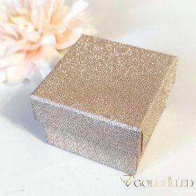 Ajándékdoboz (fülbevalóhoz) 5 cm X 5 cm